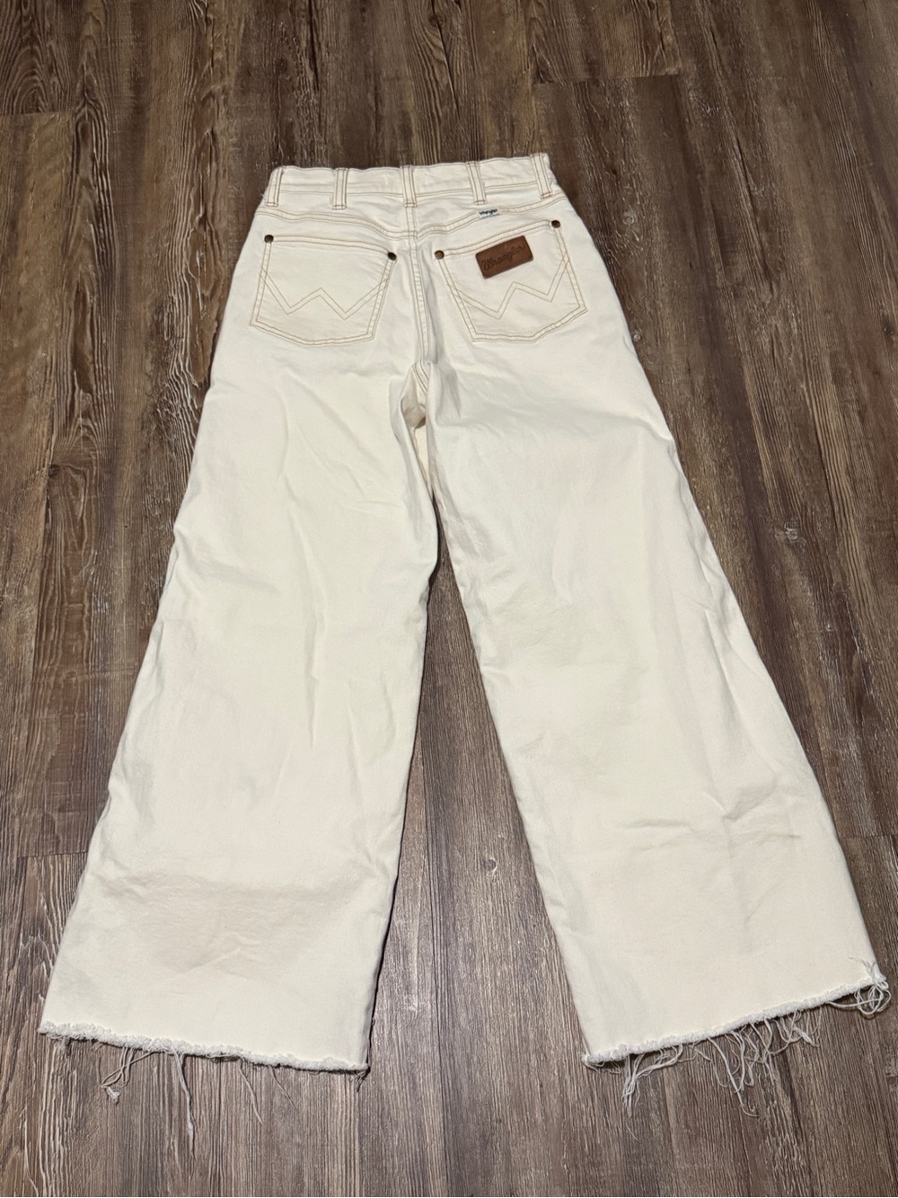 Wrangler Worldwide Crop 662 High Rise Wide Leg Jeans Women's 25 in Cream Denim - Picture 5 of 6